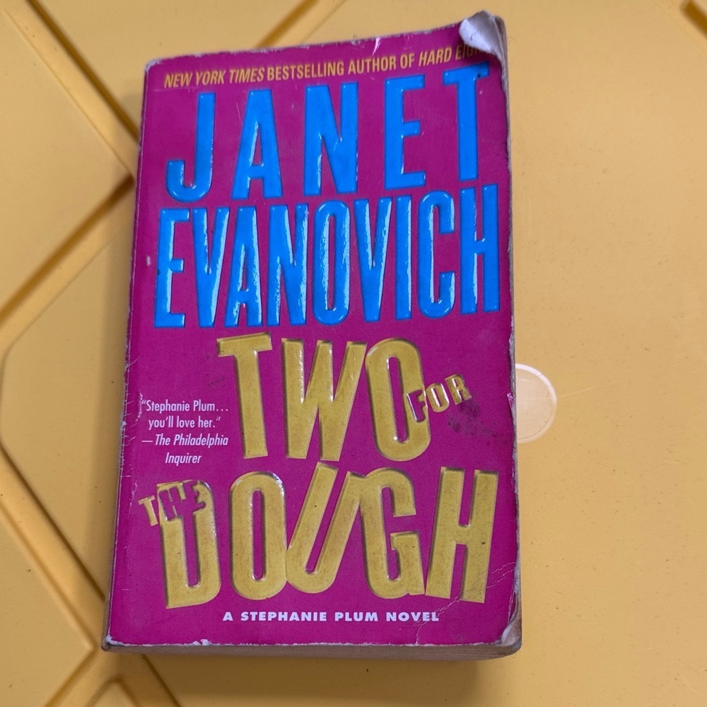 Janet Evanovich 'Two for the Dough' Book